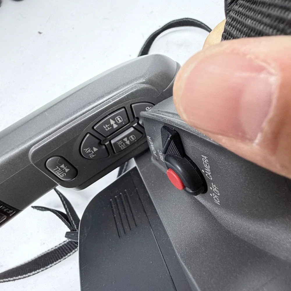 Panasonic Palmcorder PV-L650D VHS-C Camcorder Bundle AC Adapter Remote Tapes